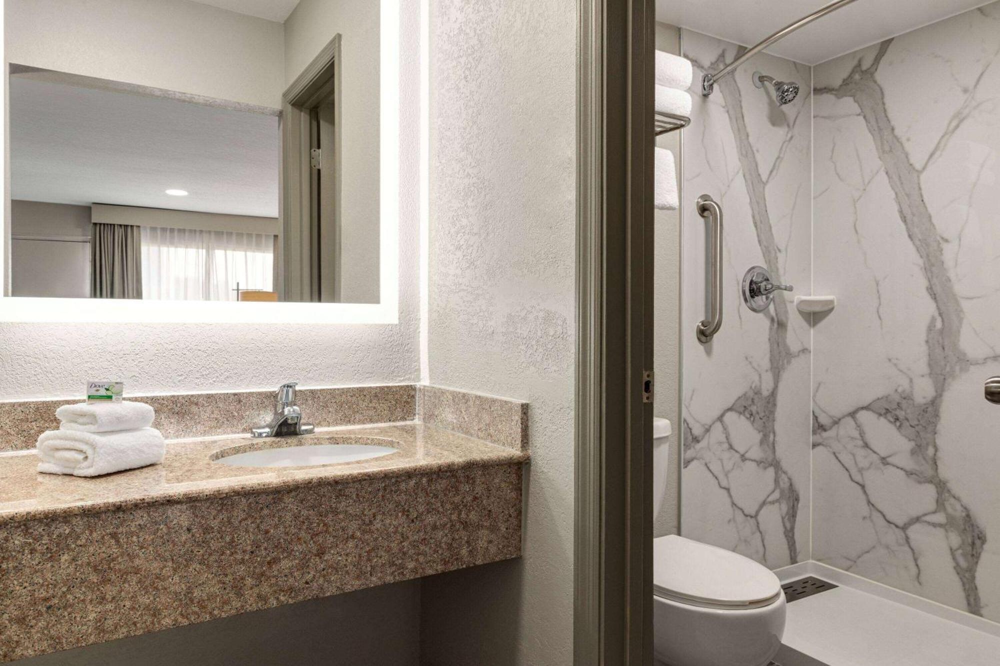 Hotel Baymont By Wyndham Emporia Va Zewnętrze zdjęcie